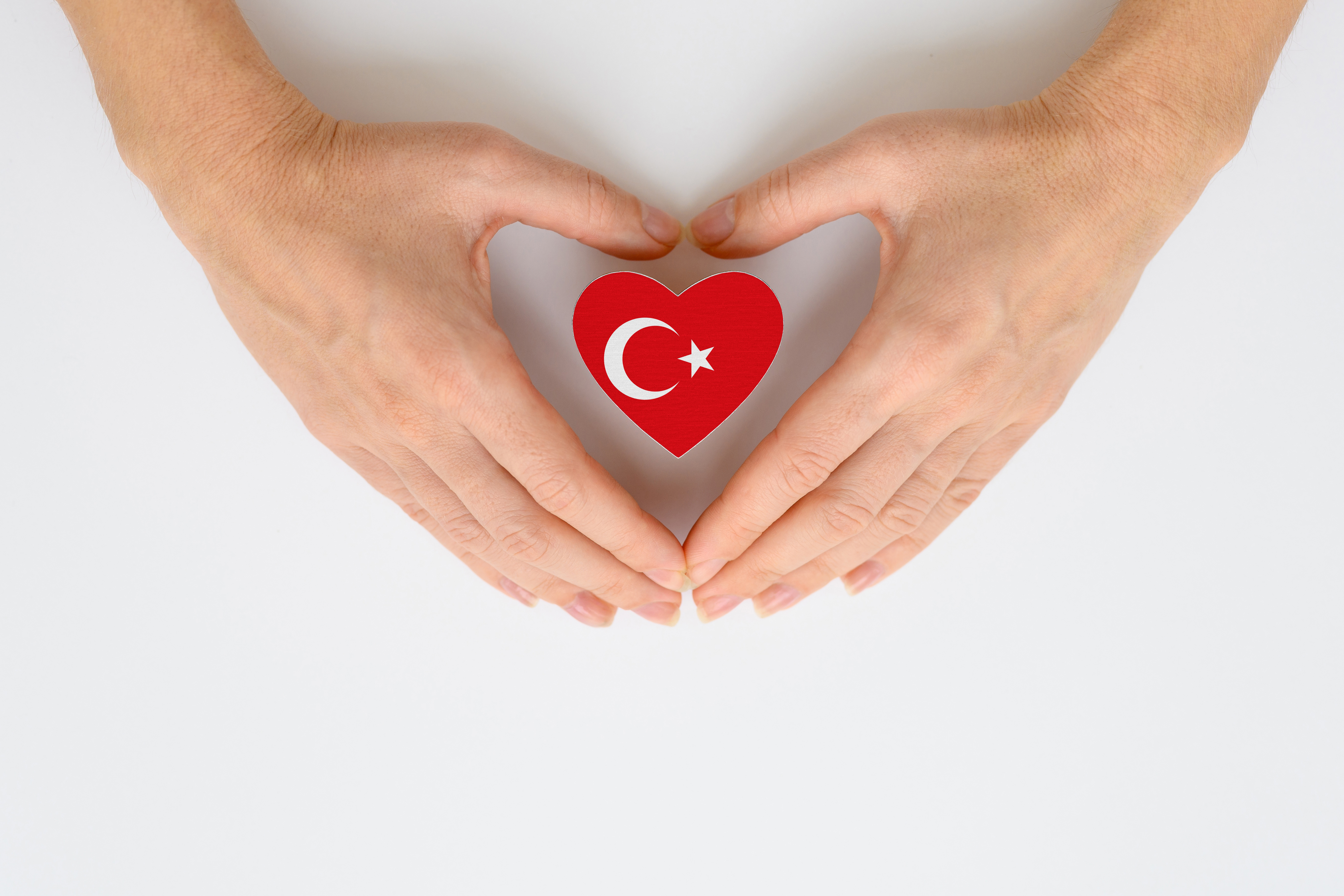 Флаг Турции, где получение турецкого гражданства доступно для иностранцев
