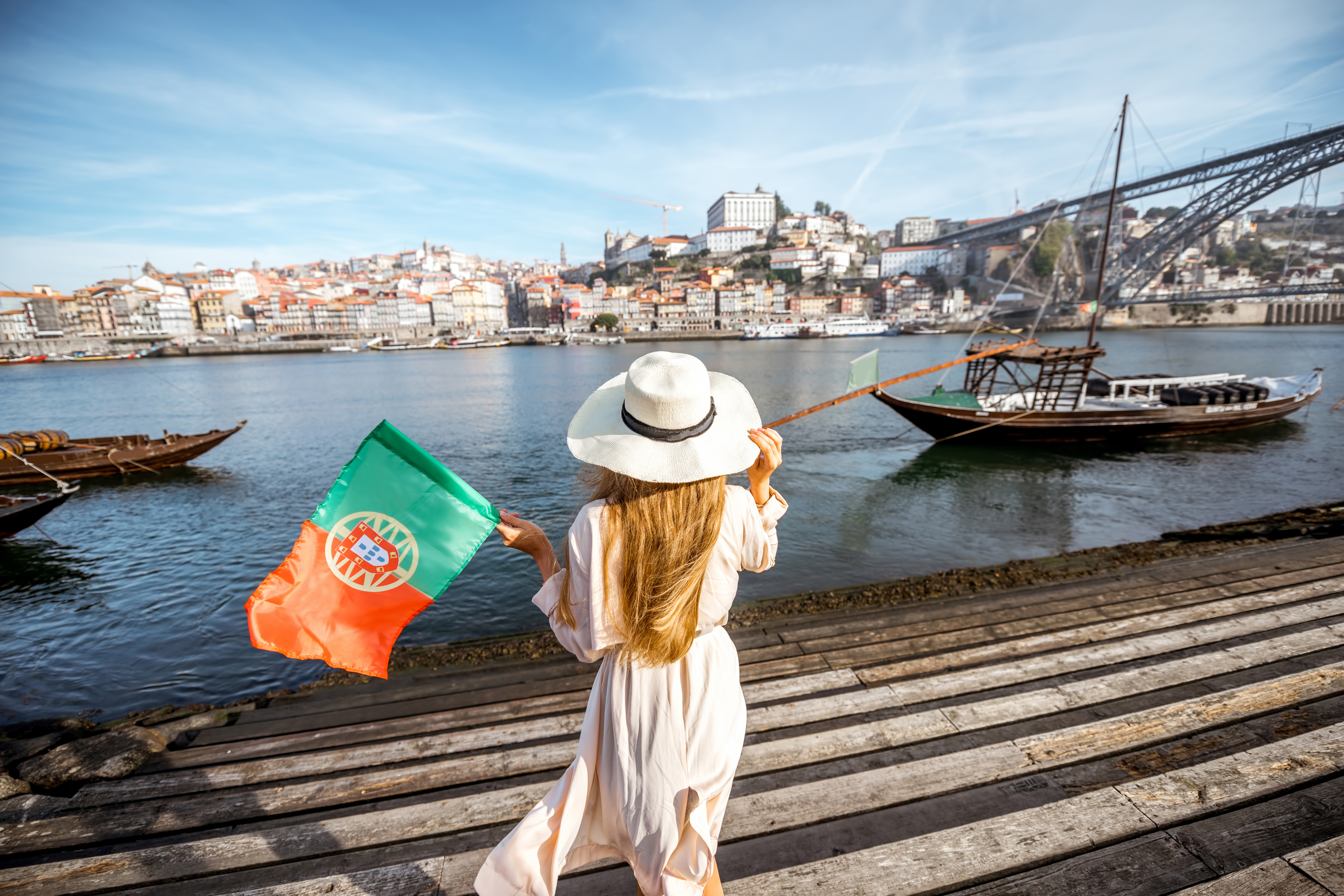 Девушка, оформившая гражданство Португалии