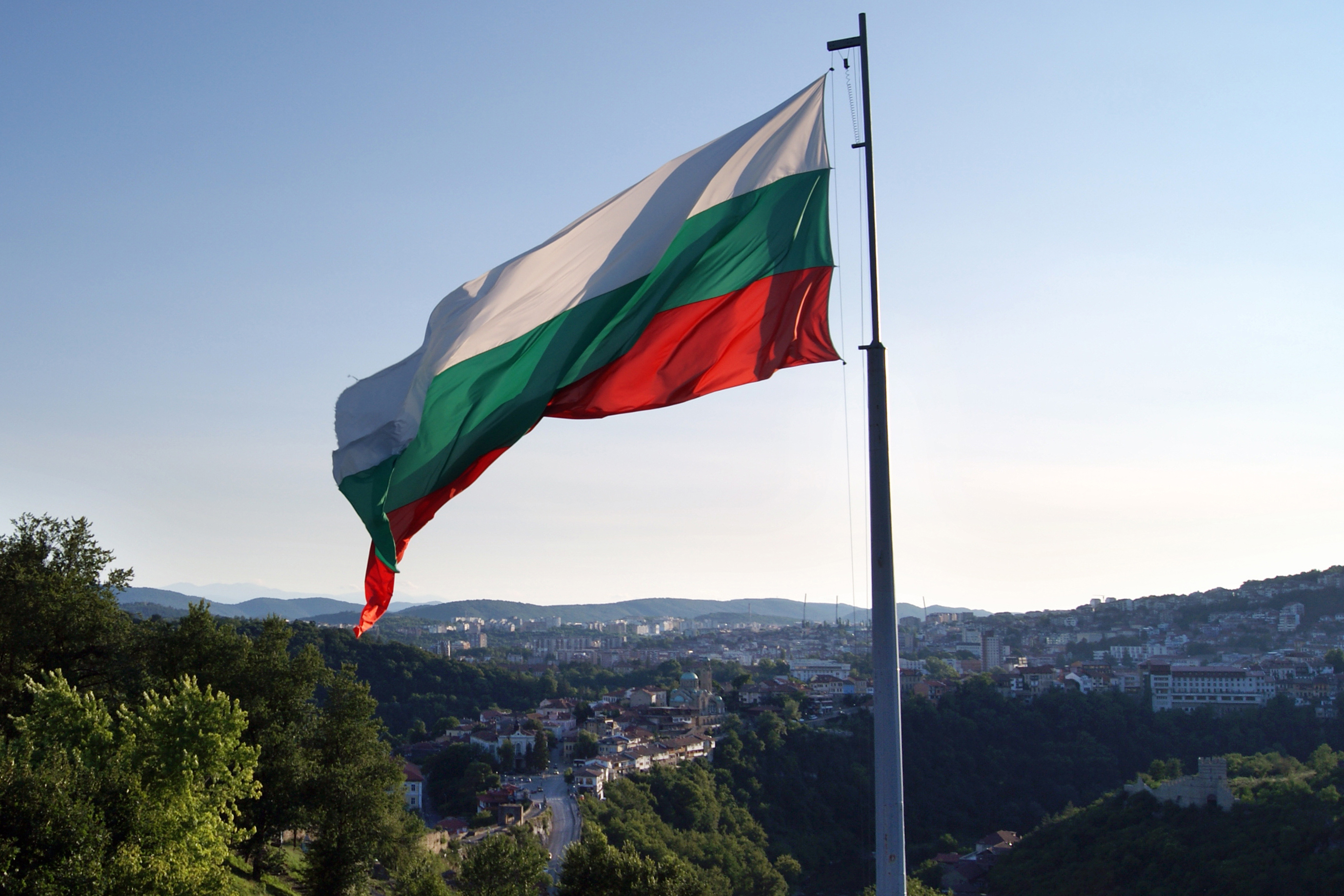 Флаг в Болгарии, где вид на жительство могут оформить иностранцы