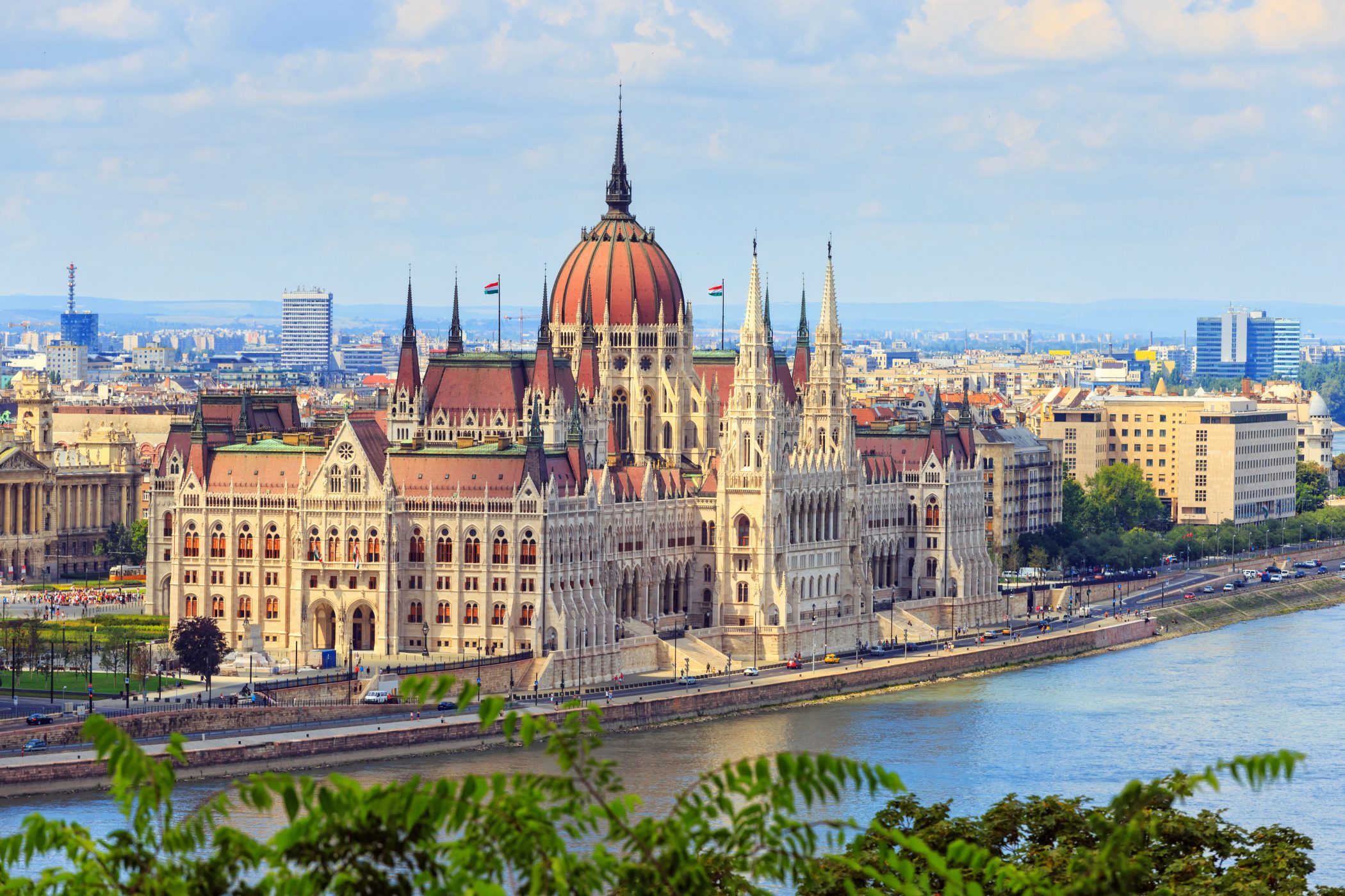Вид на Венгрию, где иностранцы могут получить ВНЖ
