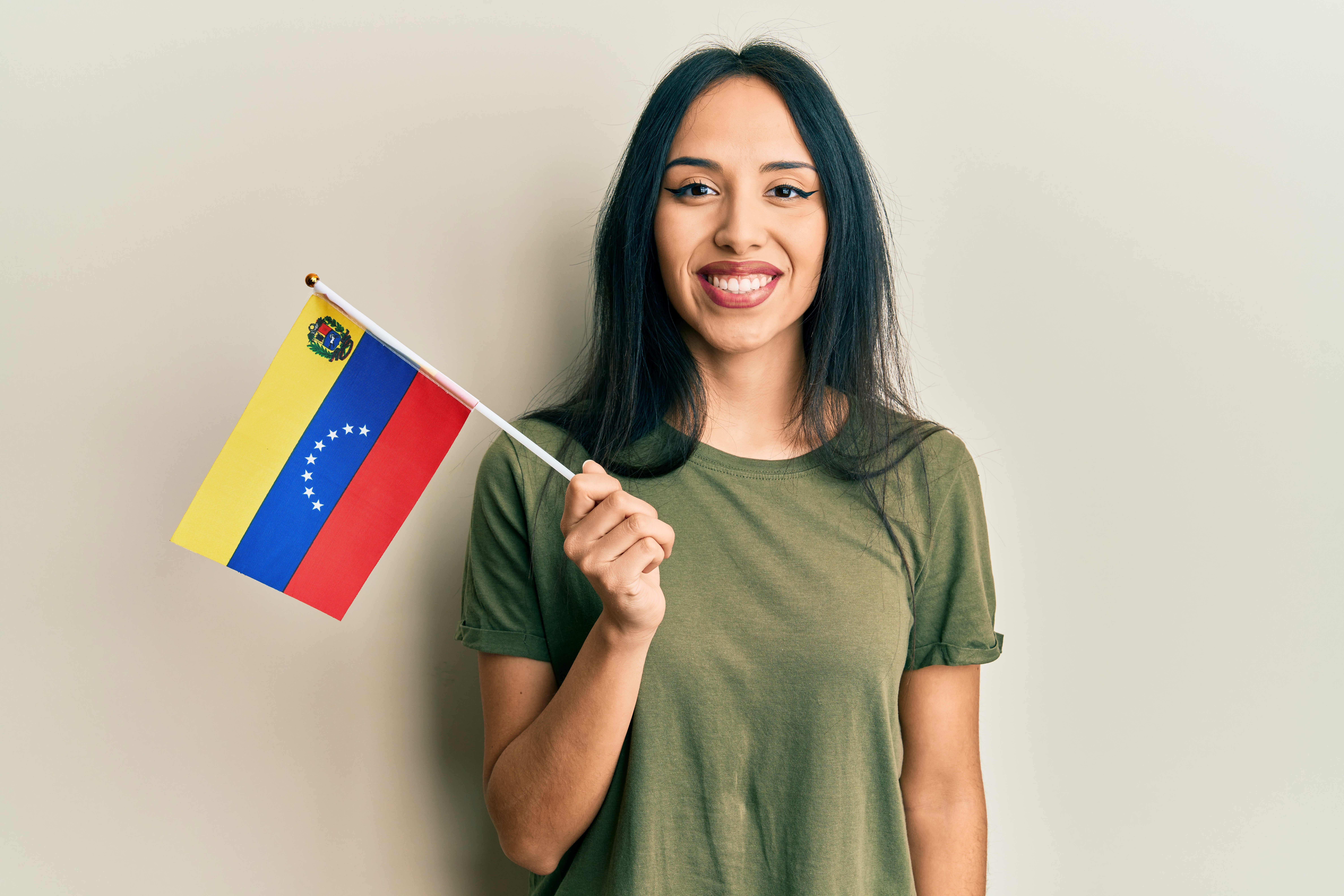 Девушка с флагом Венесуэлы